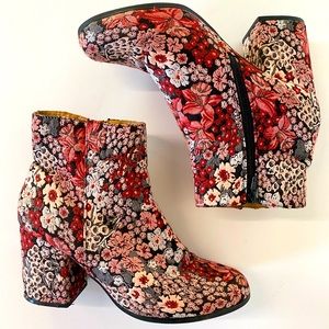 🌸Floral Jacquard Boots🌸